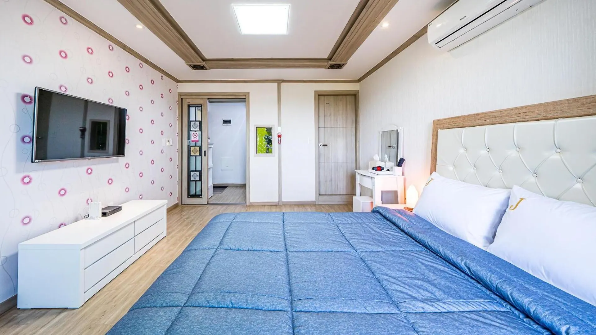 Yeongheungdo J Pension Incheon 0*,  Korsel
